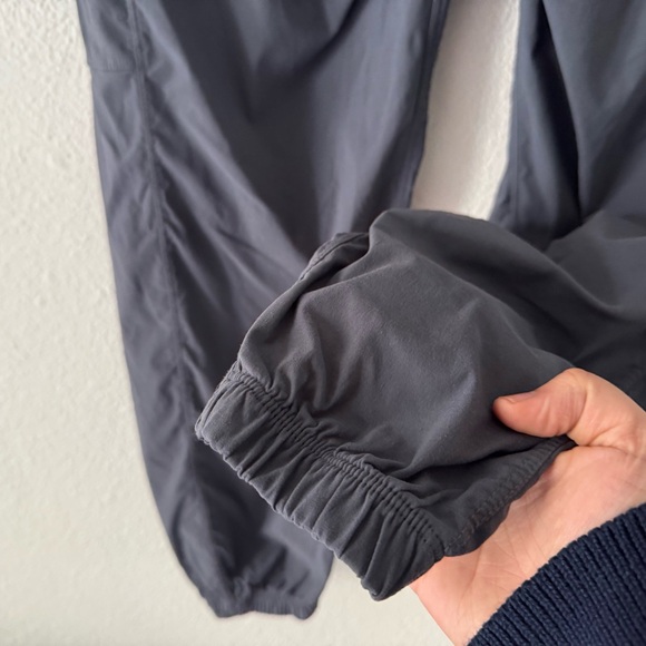 Mountain Hardwear Dynama High Rise Utility Jogger Gray Volcanic Medium Outdoor - Picture 8 of 16